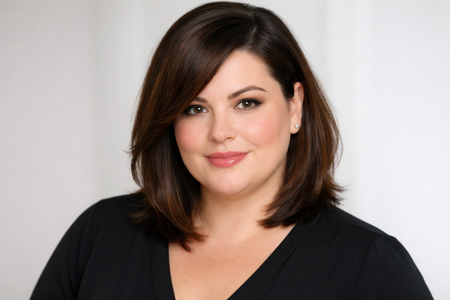 Side Part Medium Hairstyle