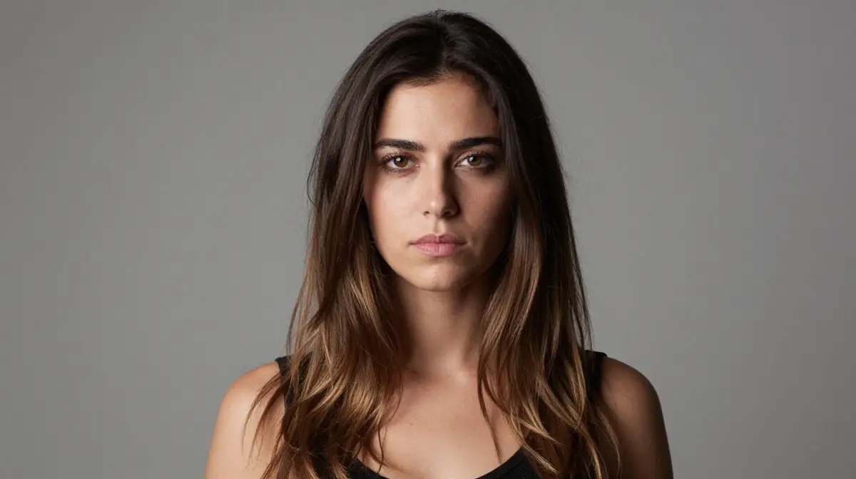 Sombre Brunette